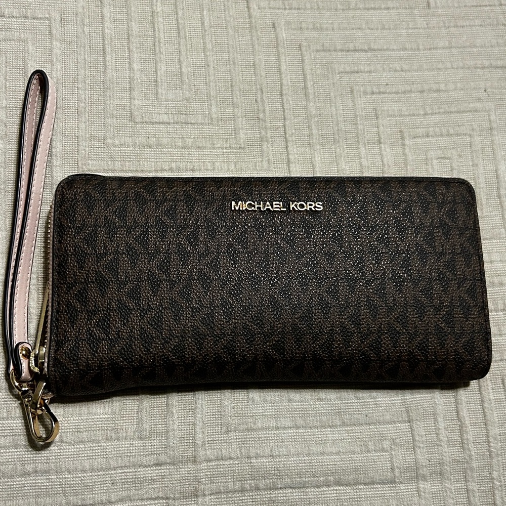 Brown Michael Kors Wristlet Wallet